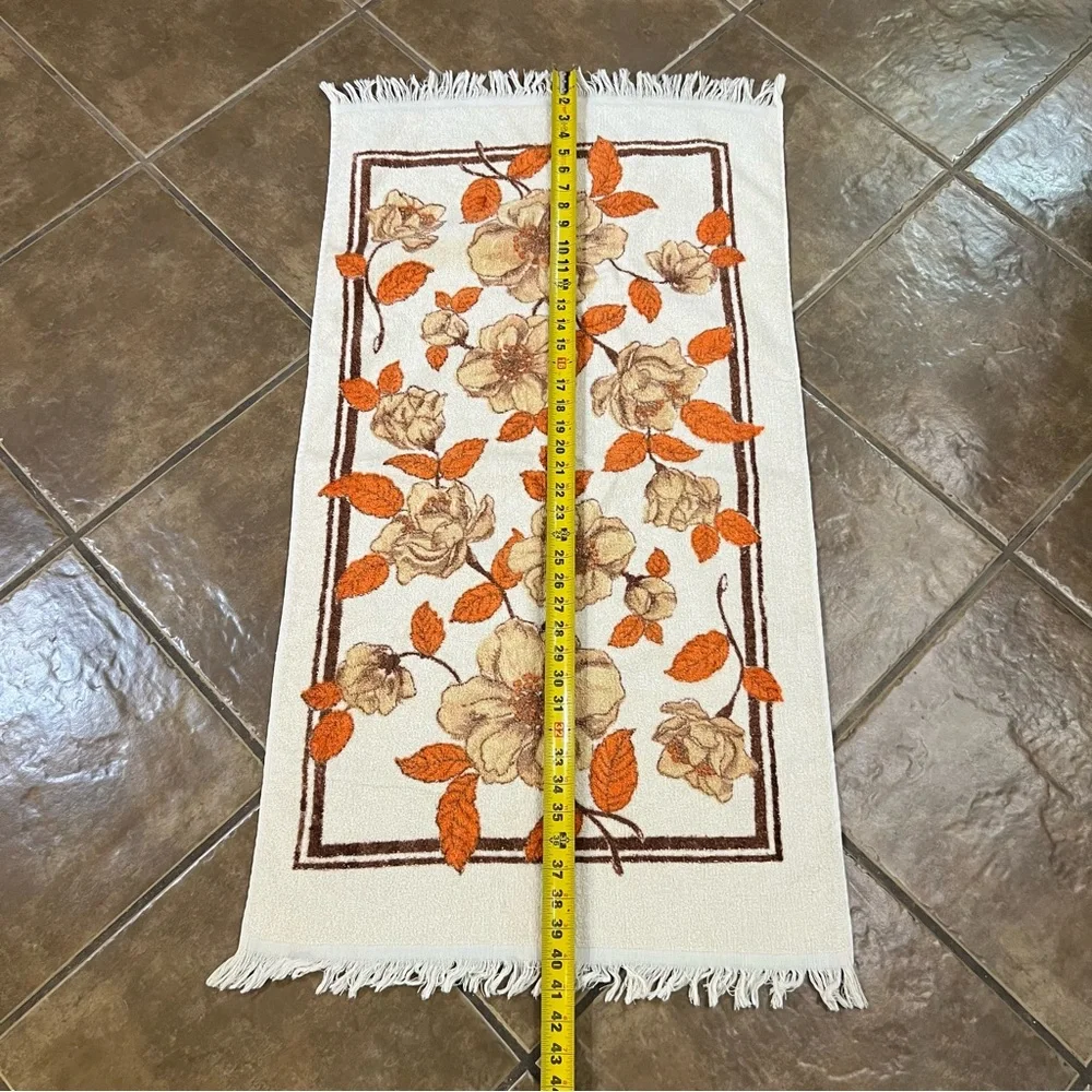 Vintage 1970s Retro Towel Brown & Orange Floral Design 41”x21”